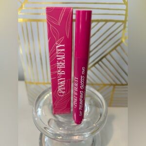 ✨Pinky B Dat Lip Plumping Gloss Berry Me | New in Box | Unused✨